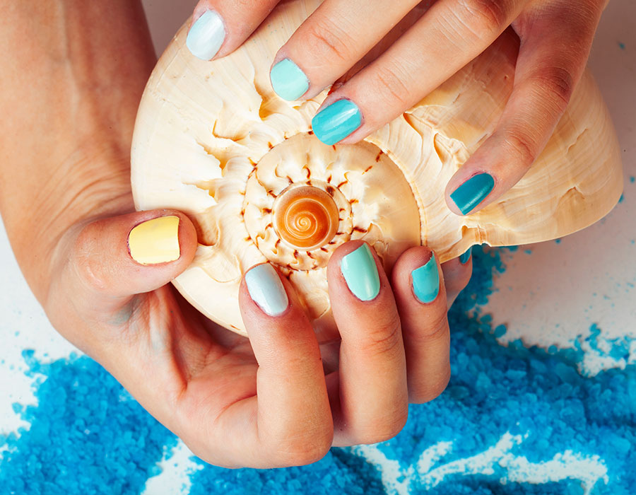 beachy nails