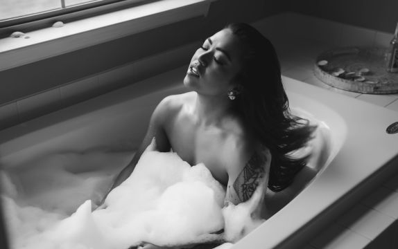 How Boudoir Can Change the Way You Look at Yourself