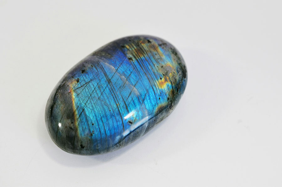 labradorite for positive energy