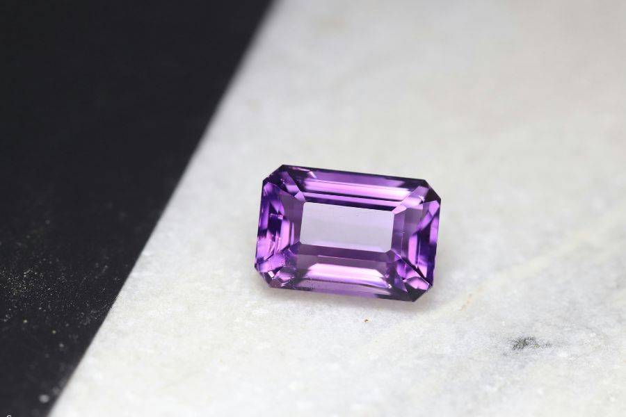 Amethyst Gemstone buying