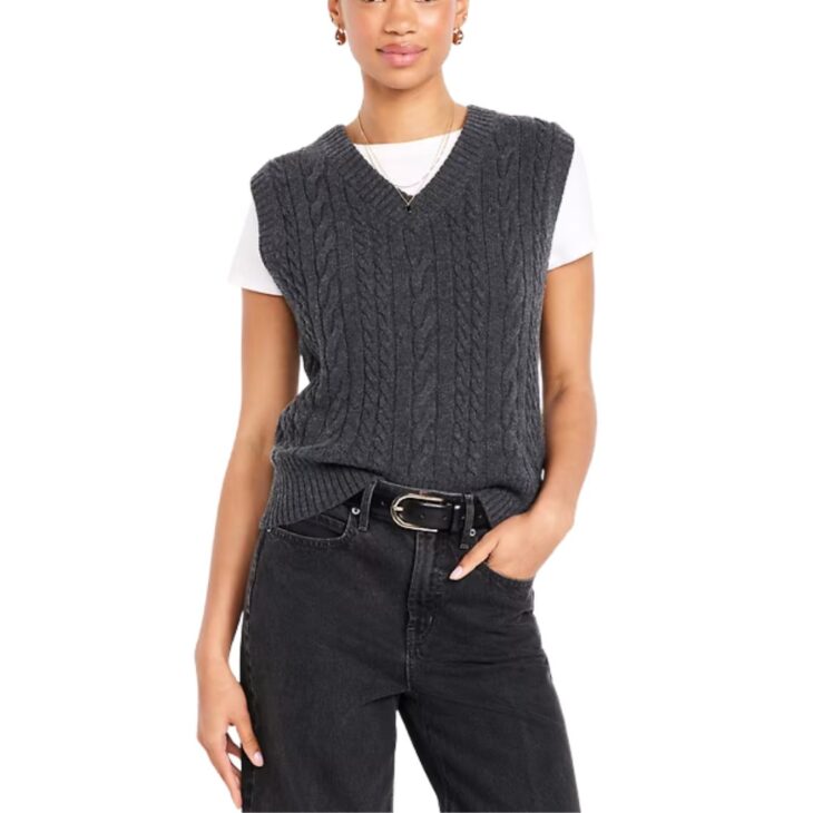 Old Navy (US) Wool-Blend Cable-Knit Vest