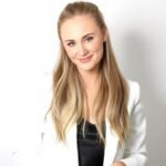 Mia Barnes