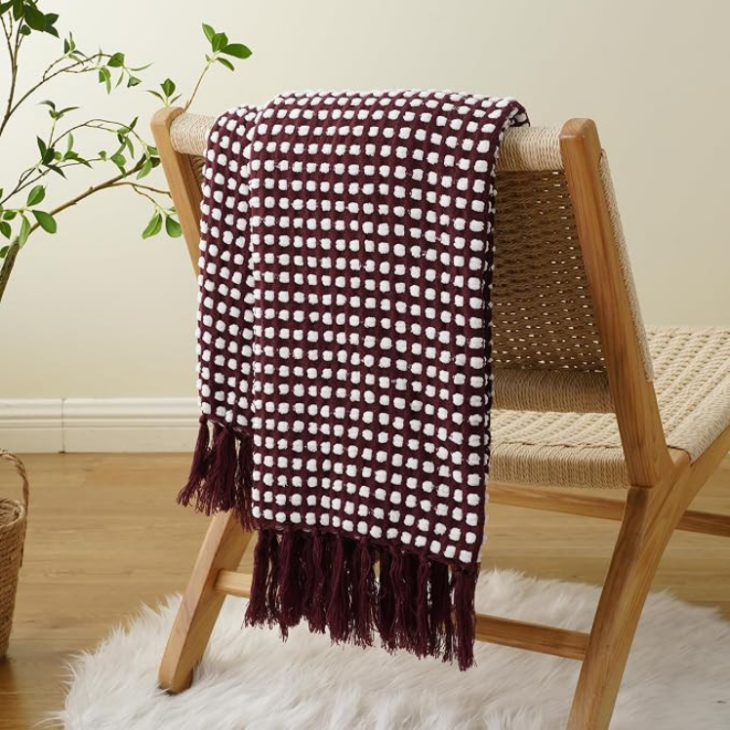 Checkered throw blanket